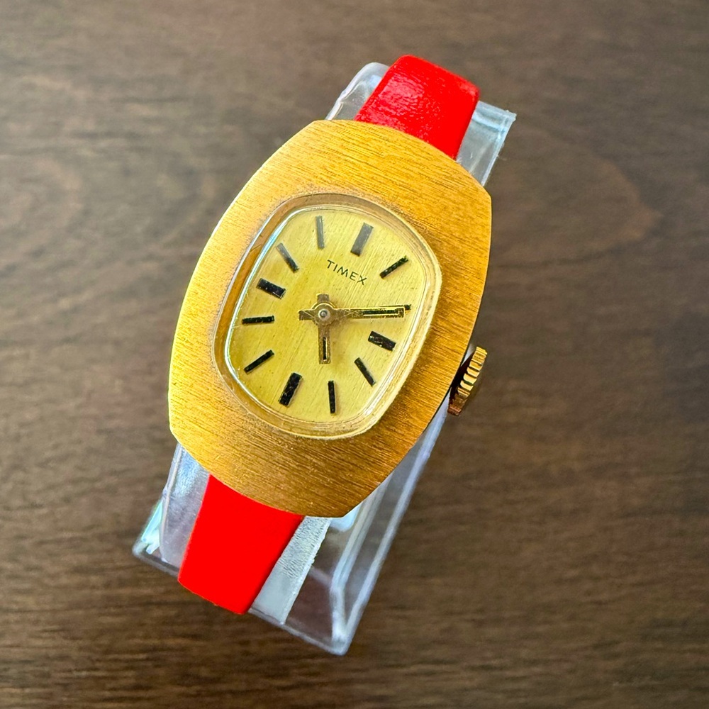 Awesome and unique vintage ladies Timex watch